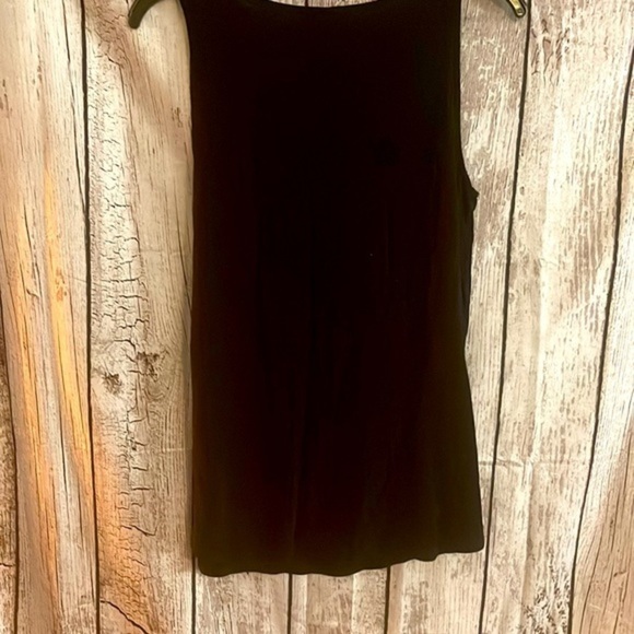 LSL Black tank with larger arm openings, embroidered flowers. Size L EUC - Picture 4 of 4